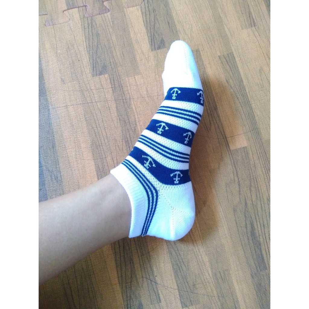 Tất nữ cổ ngắn mỏ neo xuất dư