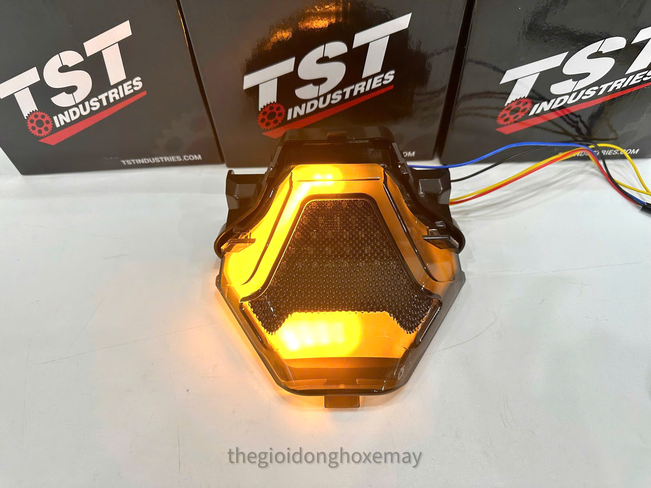 Đèn Hậu Led Vario, Click 2018-2024 Các Đời Lắp Đặt Như Zin Chỉnh Màu Bằng Nút