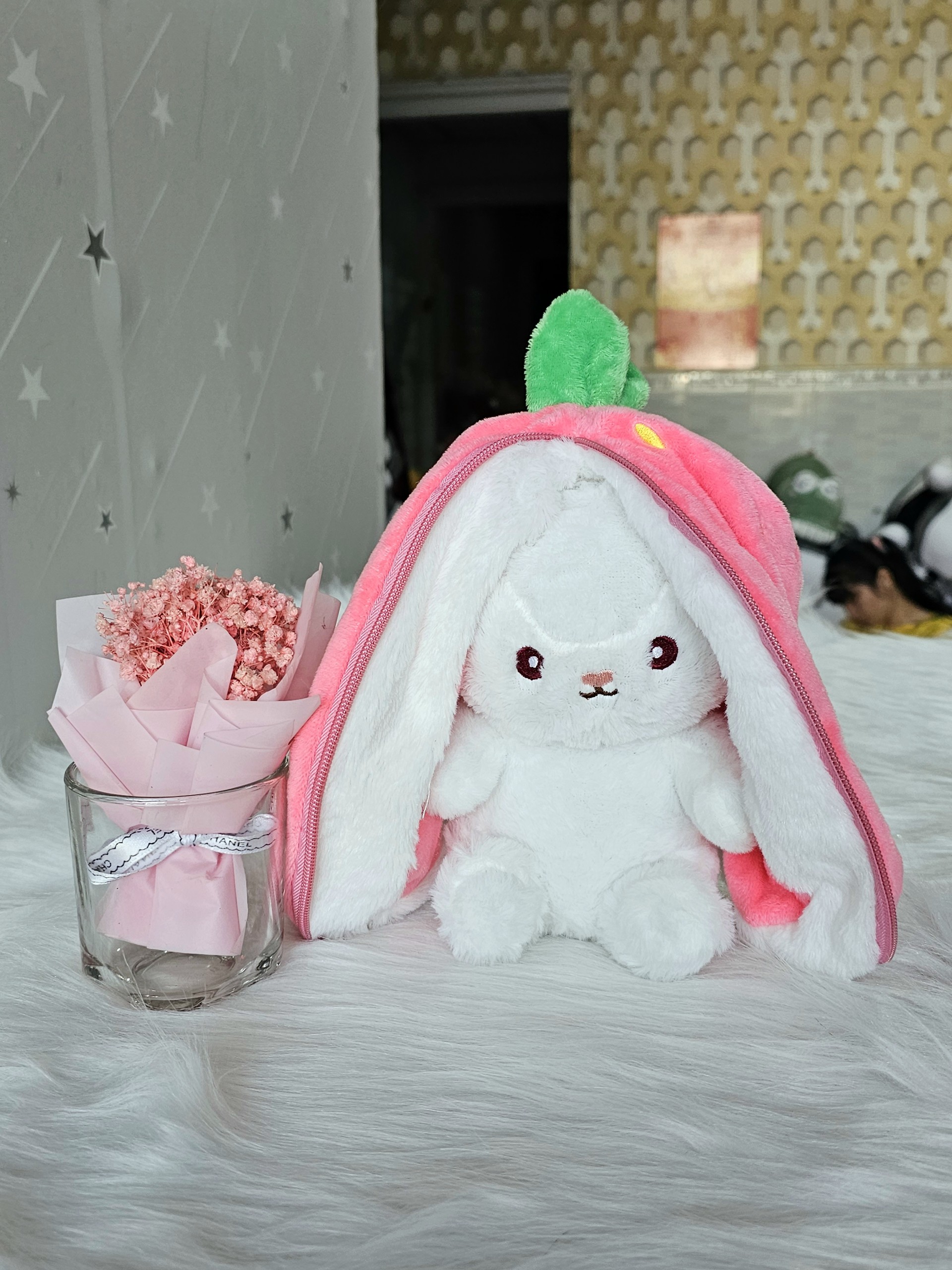 Gấu bông con thỏ trắng cà rốt dâu tây size 20cm-60cm lông mịn salome - gối ôm cao cấp thỏ trong qủa