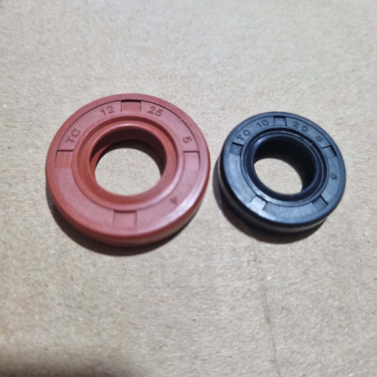 Bộ phớt trục cơ máy cắt cỏ 4 thì GX35 , GX25 ( gồm 2 chiếc )