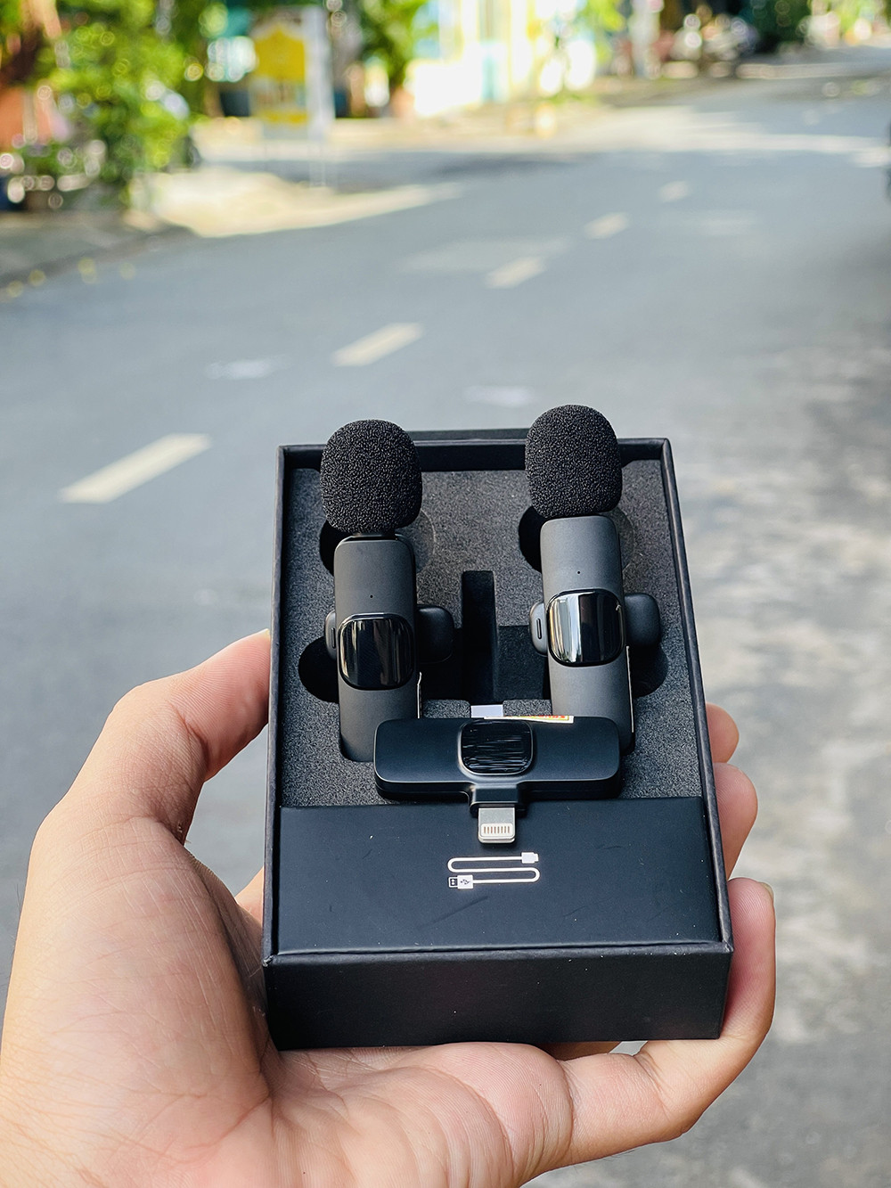 Micro Karaoke Bluetooth Không Dây K9 2 mic Âm Thanh 3D Có Đèn LED - Hỗ trợ ghi âm, micro không dây nhỏ gọn cài áo, khử tiếng ồn cao cấp, khoảng cách xa lên đến 20m,