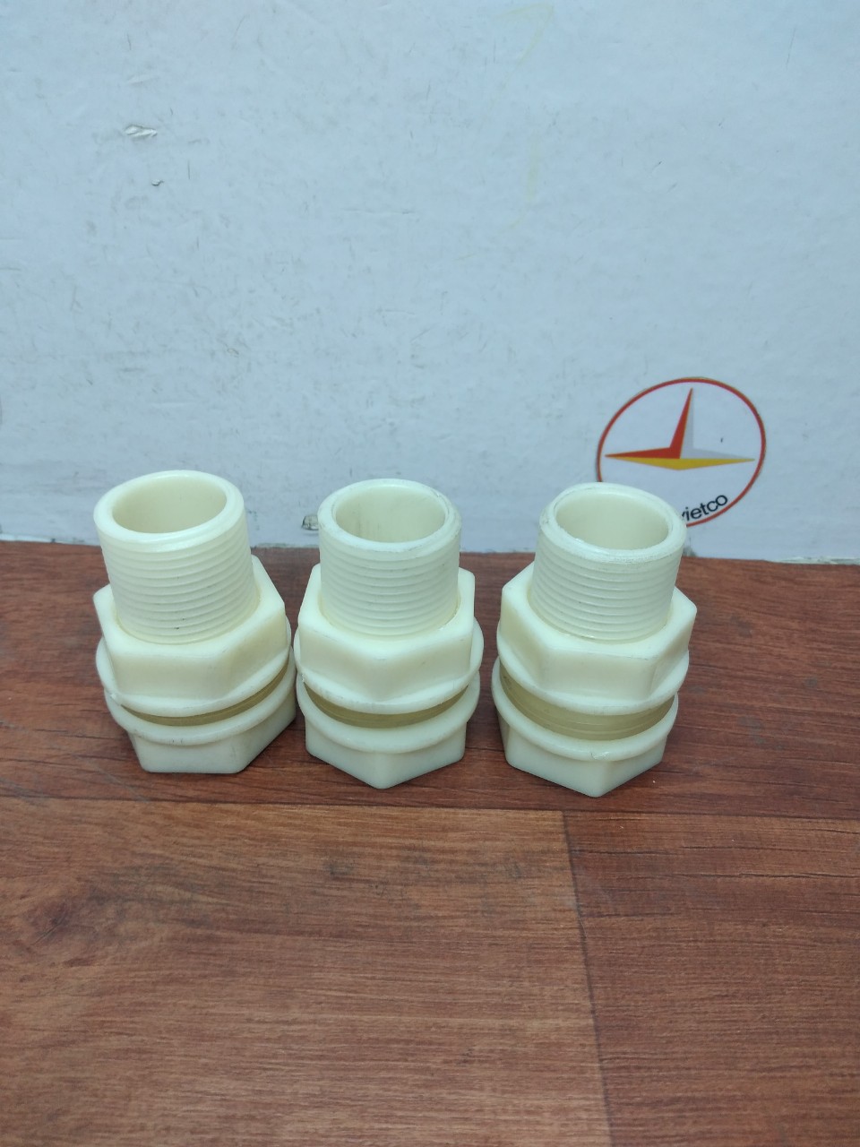 Ốc siết bồn nước phi 34 (1 bộ)