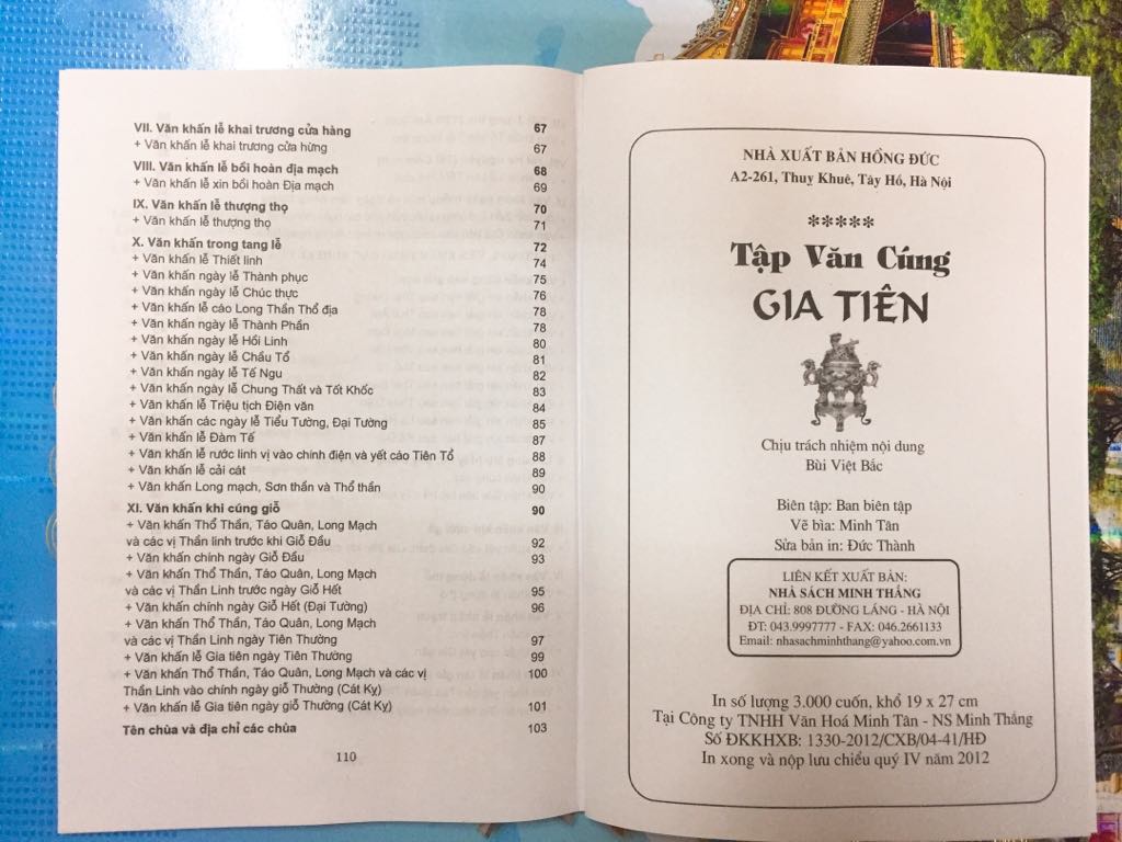 Sách - Tập văn cúng gia tiên (Văn khấn nôm tại nhà) + bán kèm 1 quyển vở viết
