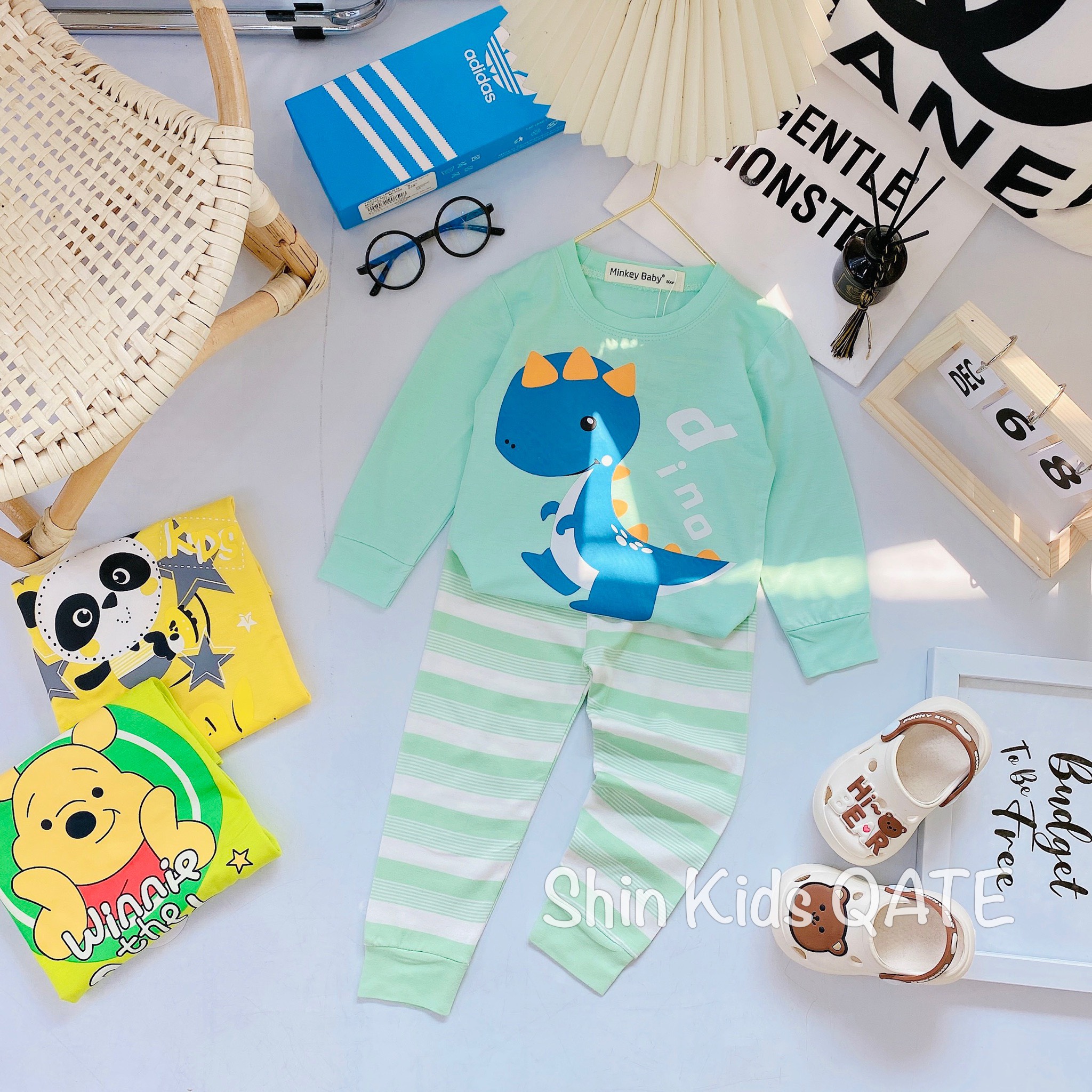 Full size bộ dài tay chất thun "lạnh minkey baby áo in hình lớn phối quần sọc dệt siêu dễ thương dành cho bé.