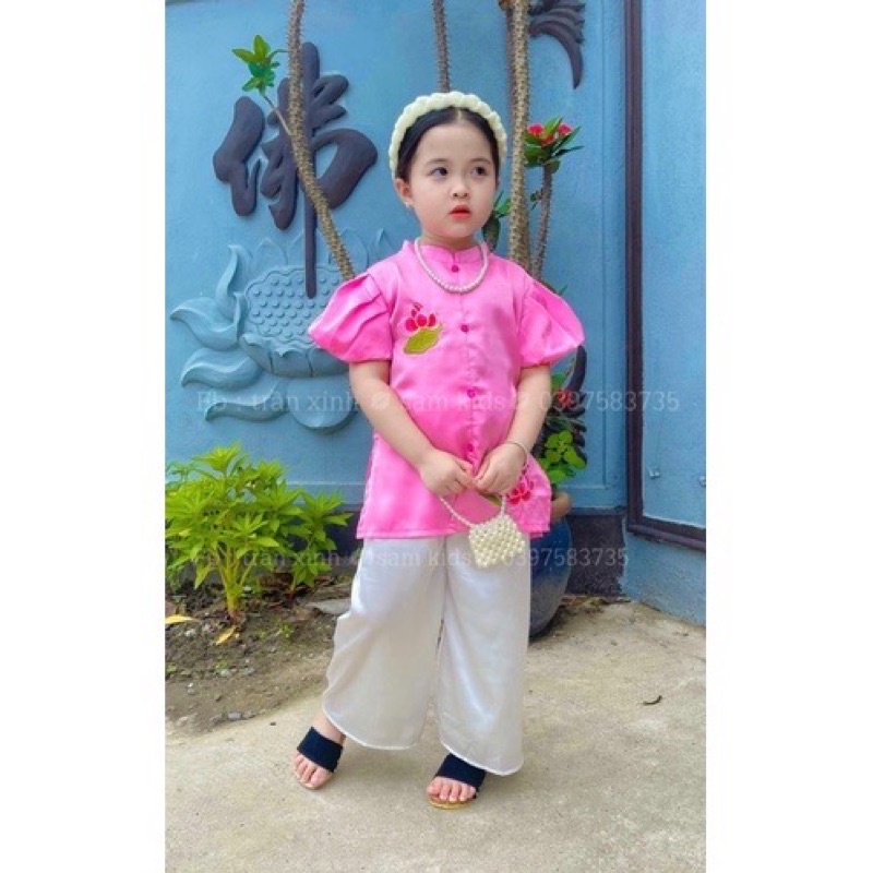 Bộ bà ba hoa sen kèm chuỗi ngọc cho bé gái
