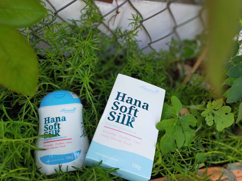 Dung Dịch Vệ Sinh Hana Soft & Silk- 150g