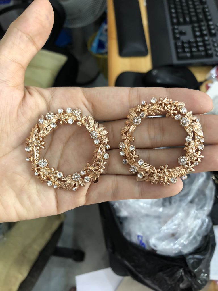 Mạc viền tròn đính đá 4.7cm -25k