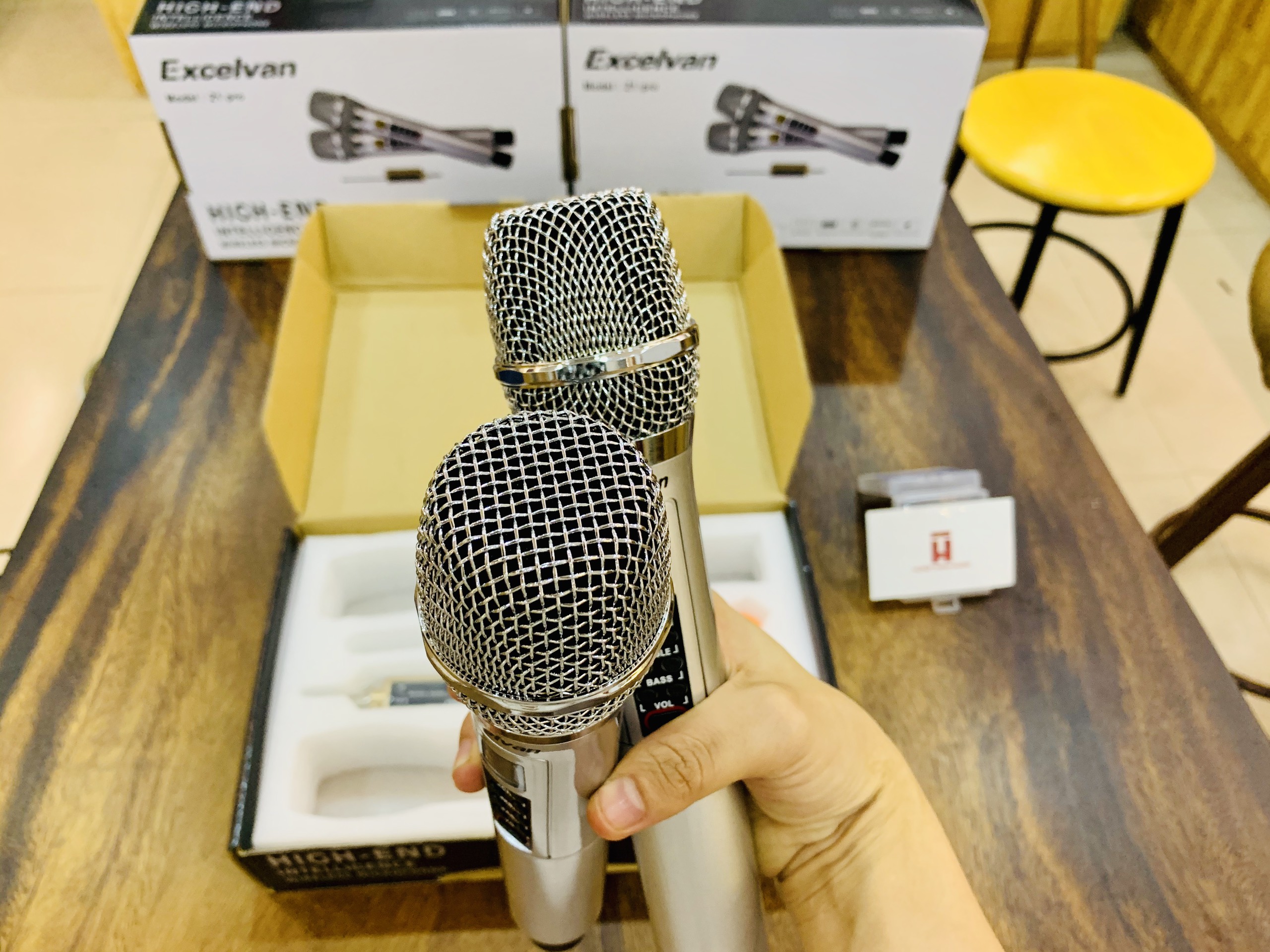 [HCM]MICRO KHÔNG DÂY EXCELVAN Z1 PRO