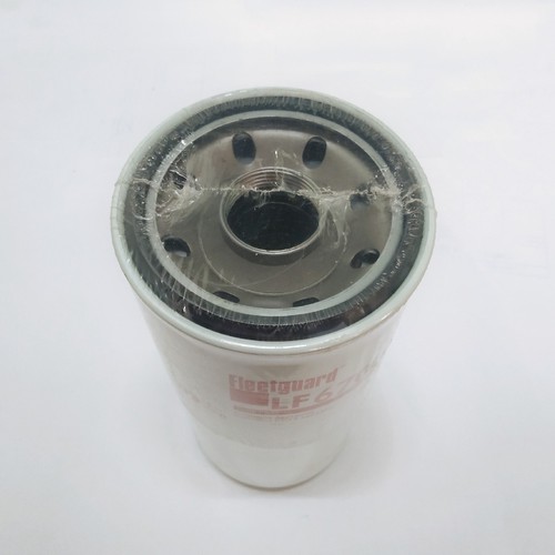 Lọc dầu máy Fleetguard LF670