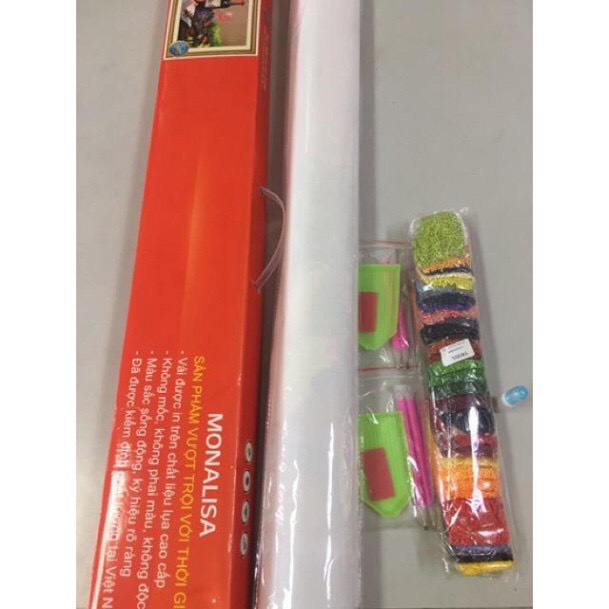 Tranh đính đá Đức Mẹ Y8022 kt 50x65cm