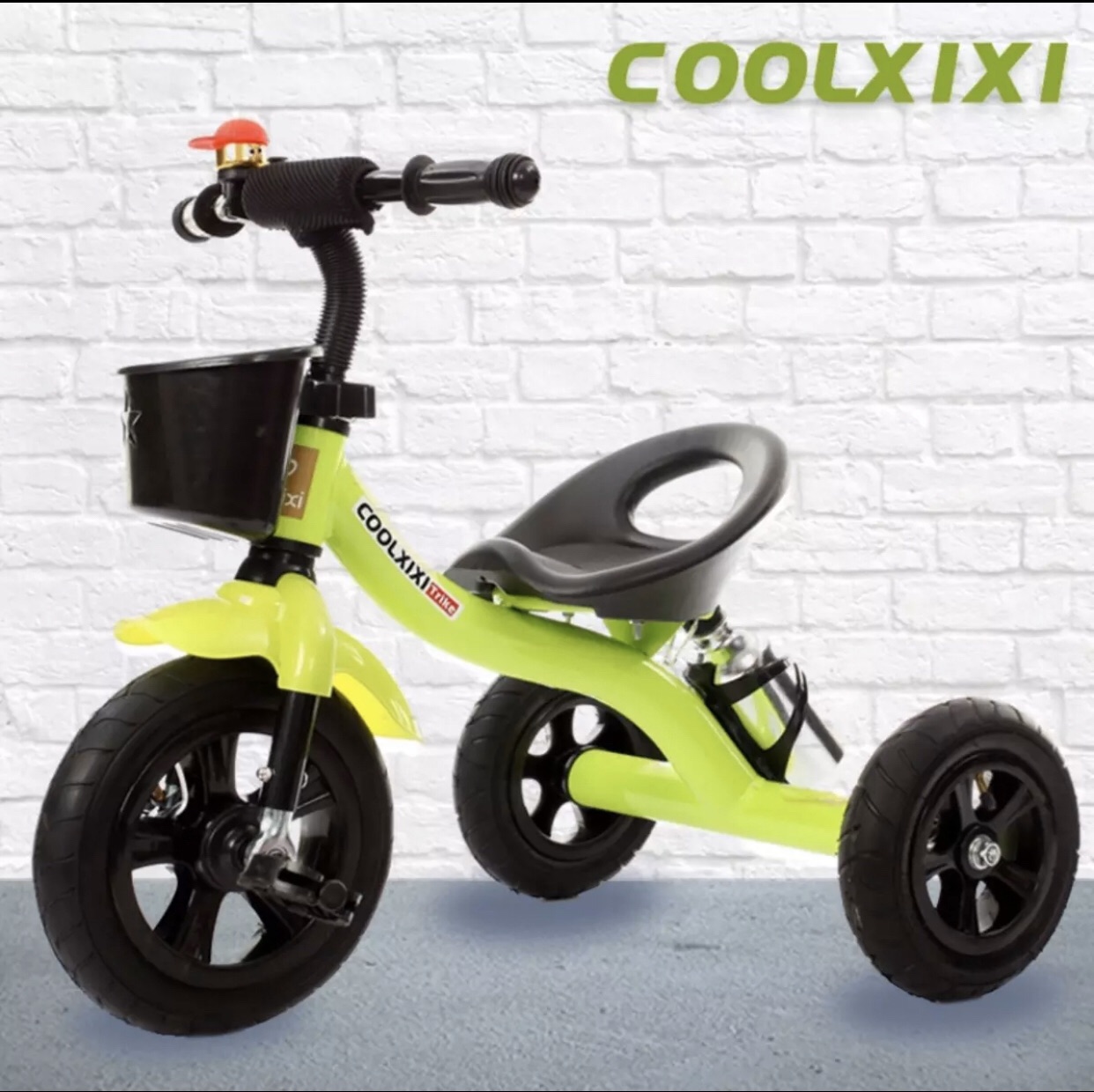 Xe đạp 3 bánh có bình nước