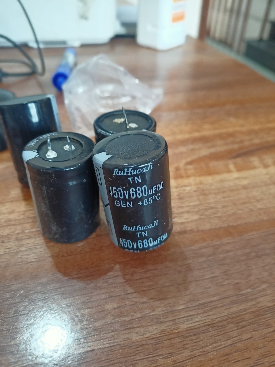 Tụ Nguồn 680Uf-450V bộ 4 Chiếc - Tnmh