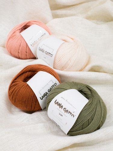 Cuộn len lông cừu merino pha cashmere Lana Gatto VIP