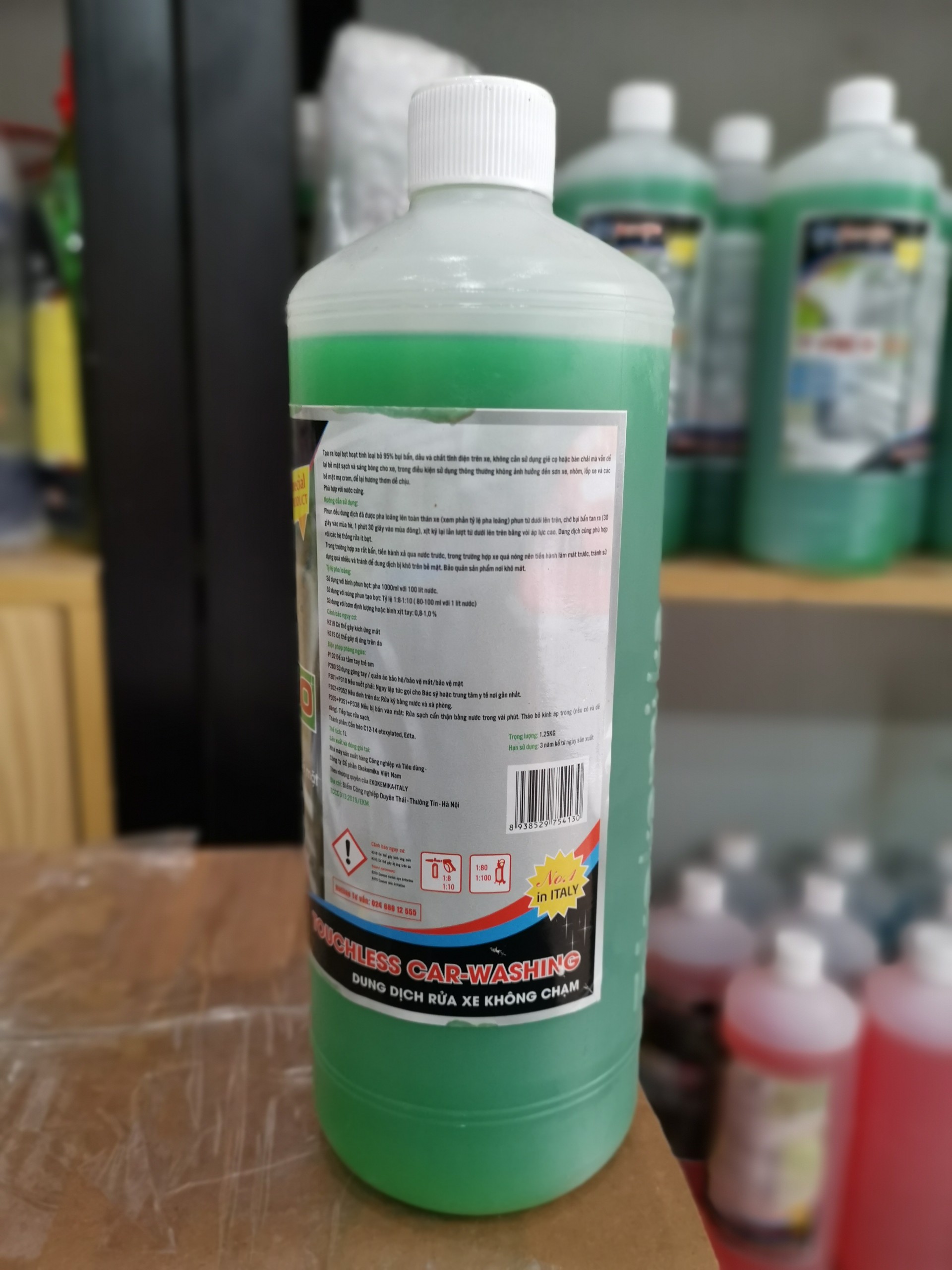 DUNG DỊCH RỬA XE KHÔNG CHẠM ĐẶC BIỆT EKOKEMIKA T-REX 80 - 1L
