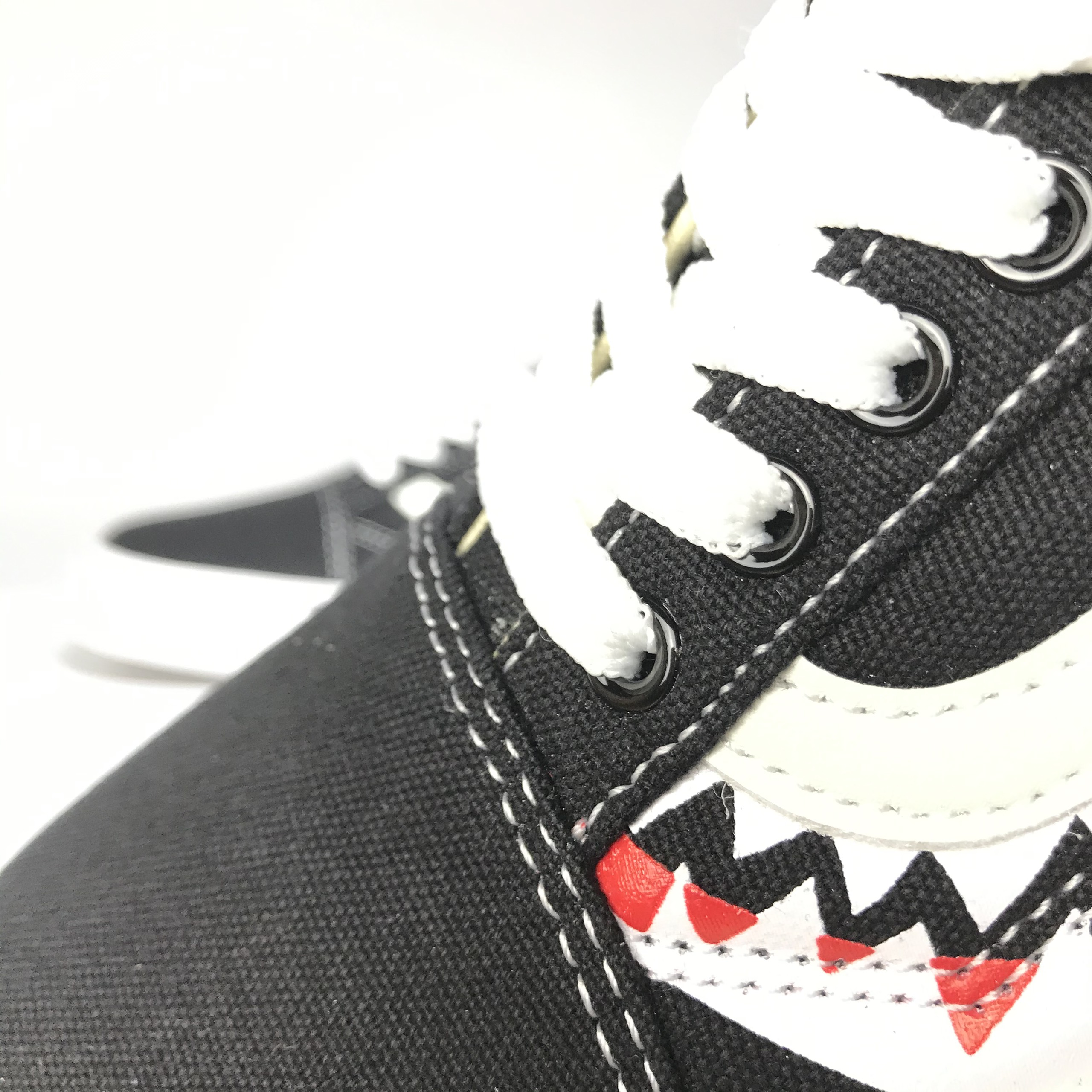 Giày Vans Cá Mập Bape Full Box