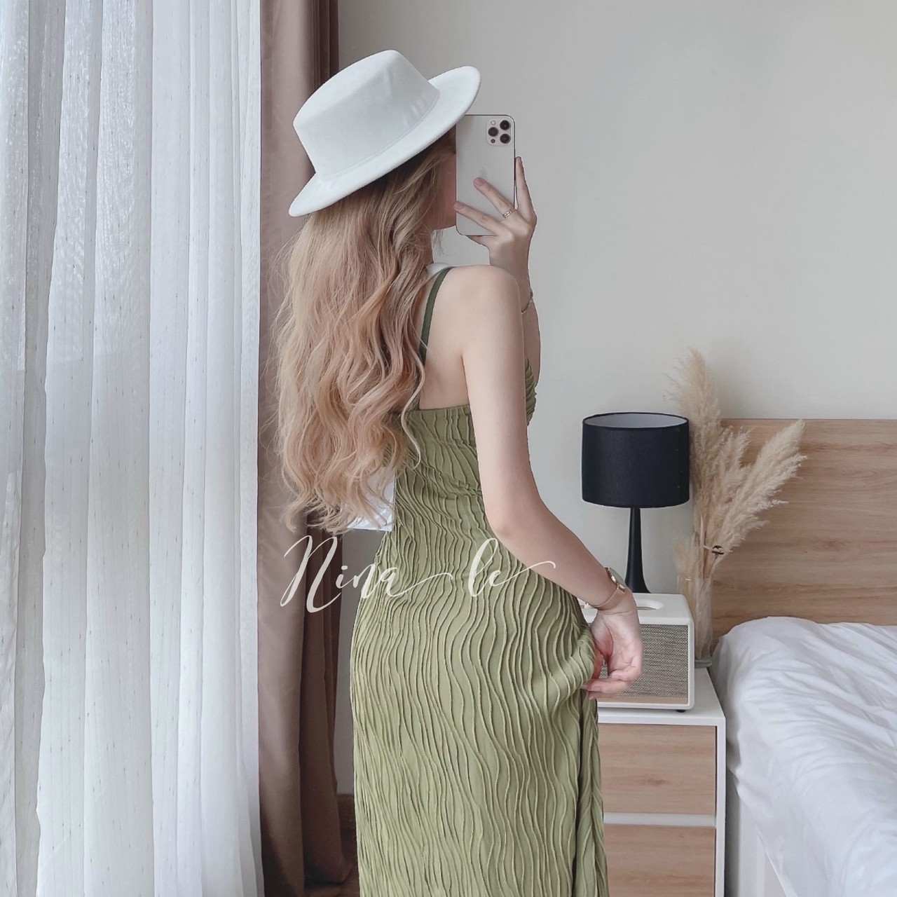Đầm 2 dây - chất liệu thun xốp y mẫu có mút - thiết kế kiểu dáng đơn giản , nhẹ nhàng