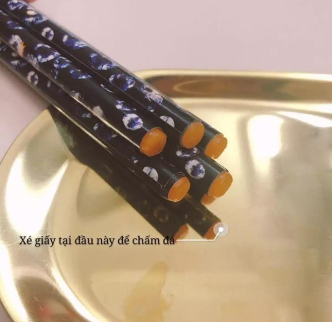 Bút sáp đính đá 10k/ cây