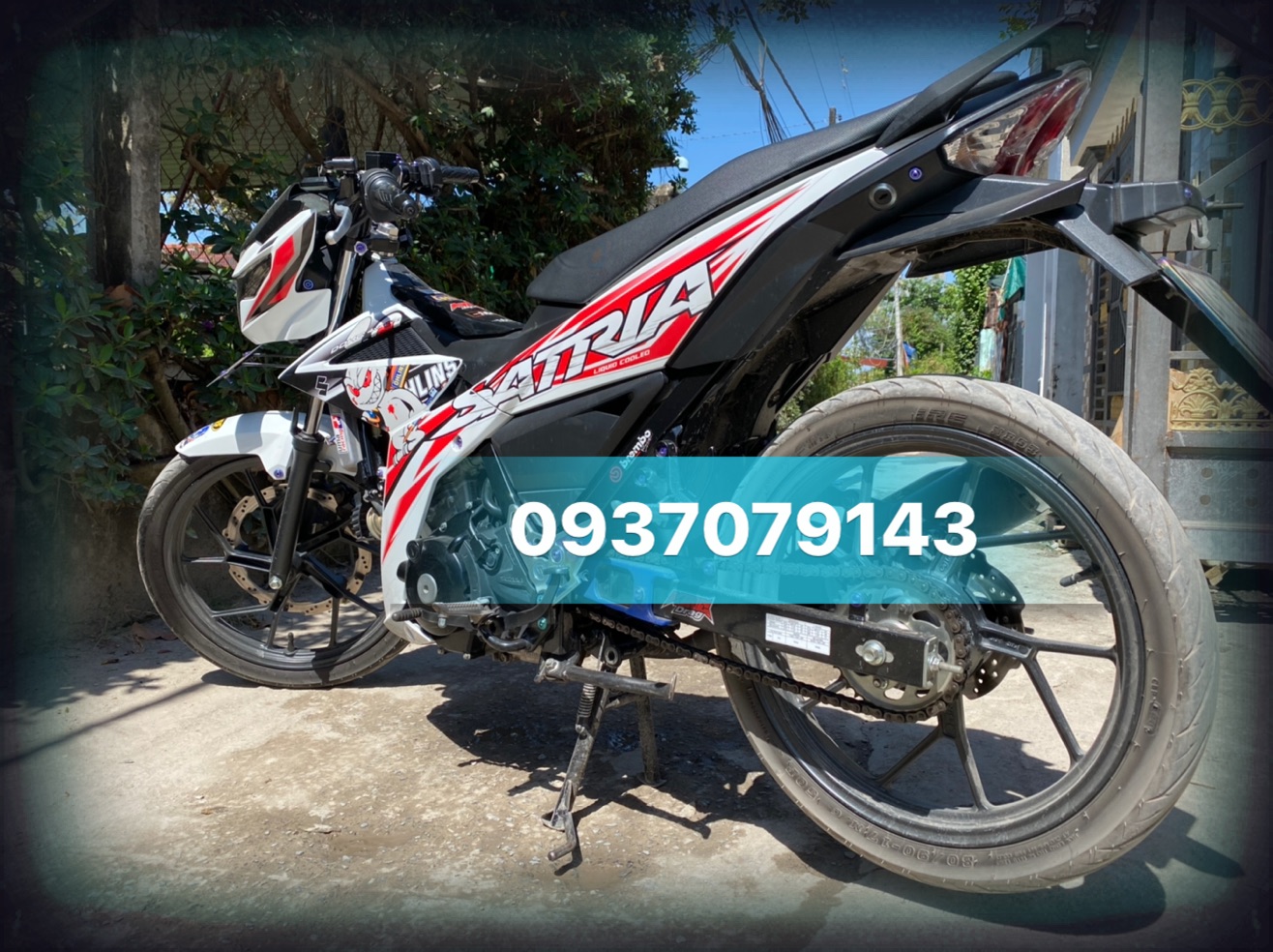 Tem rời Satria Fi thỏ dán xe trắng