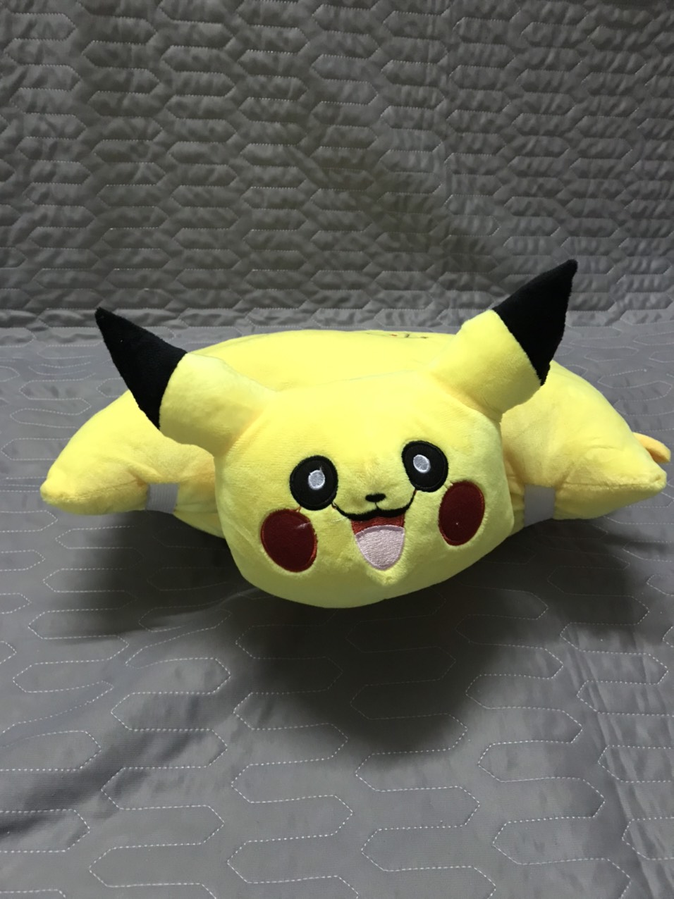 Gối đi xe máy cho bé 1 đầu - hình Pikachu, chất liệu bông cao cấp, êm ái an toàn cho trẻ em khi ngồi xe - goi nam goi di xe may hinh thu