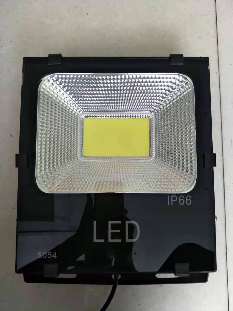 Đèn pha LED 100W chip COB chiếu ngoài trời
