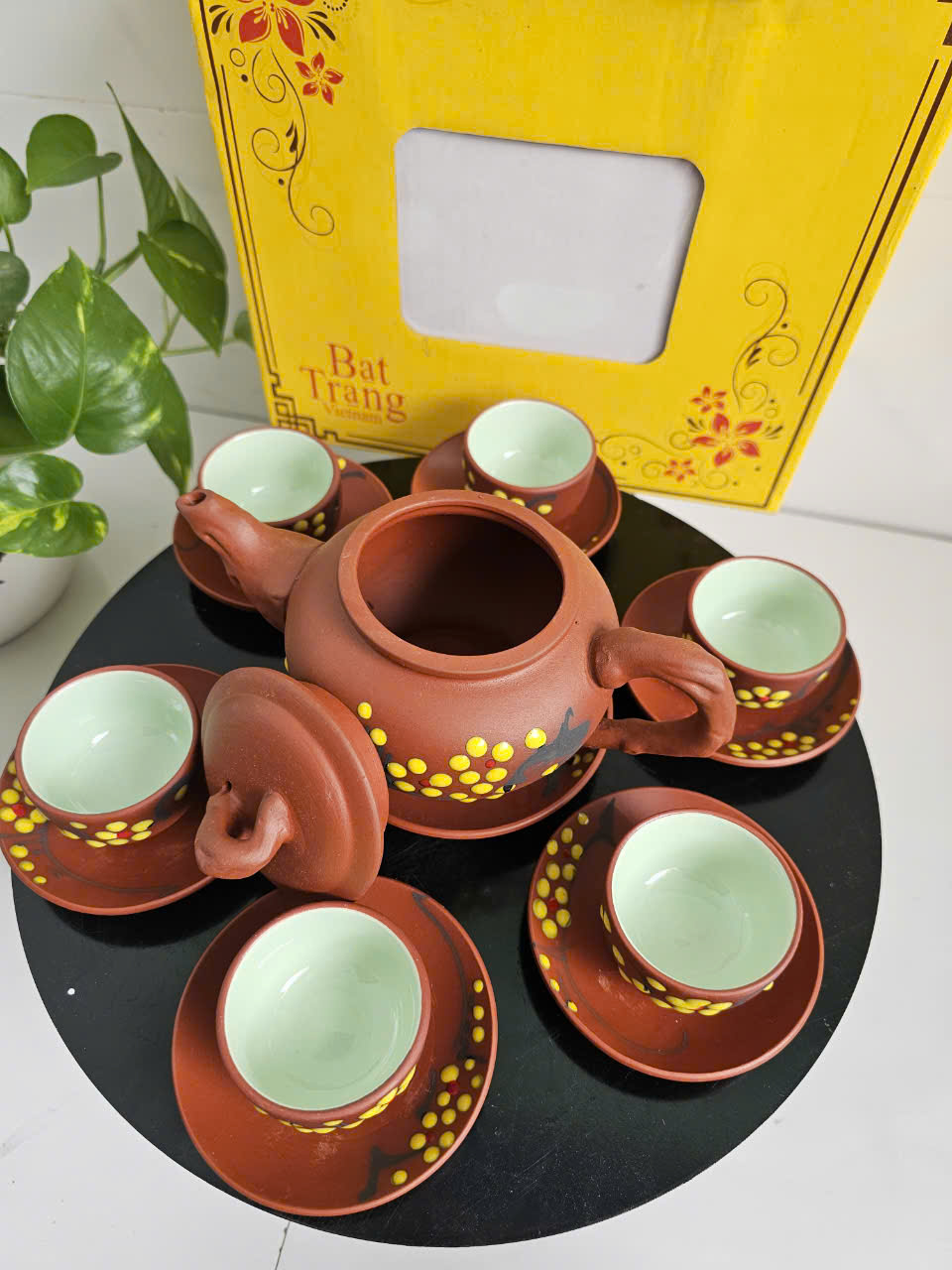 Bộ ấm chén trà Bát Tràng hoa đào vàng