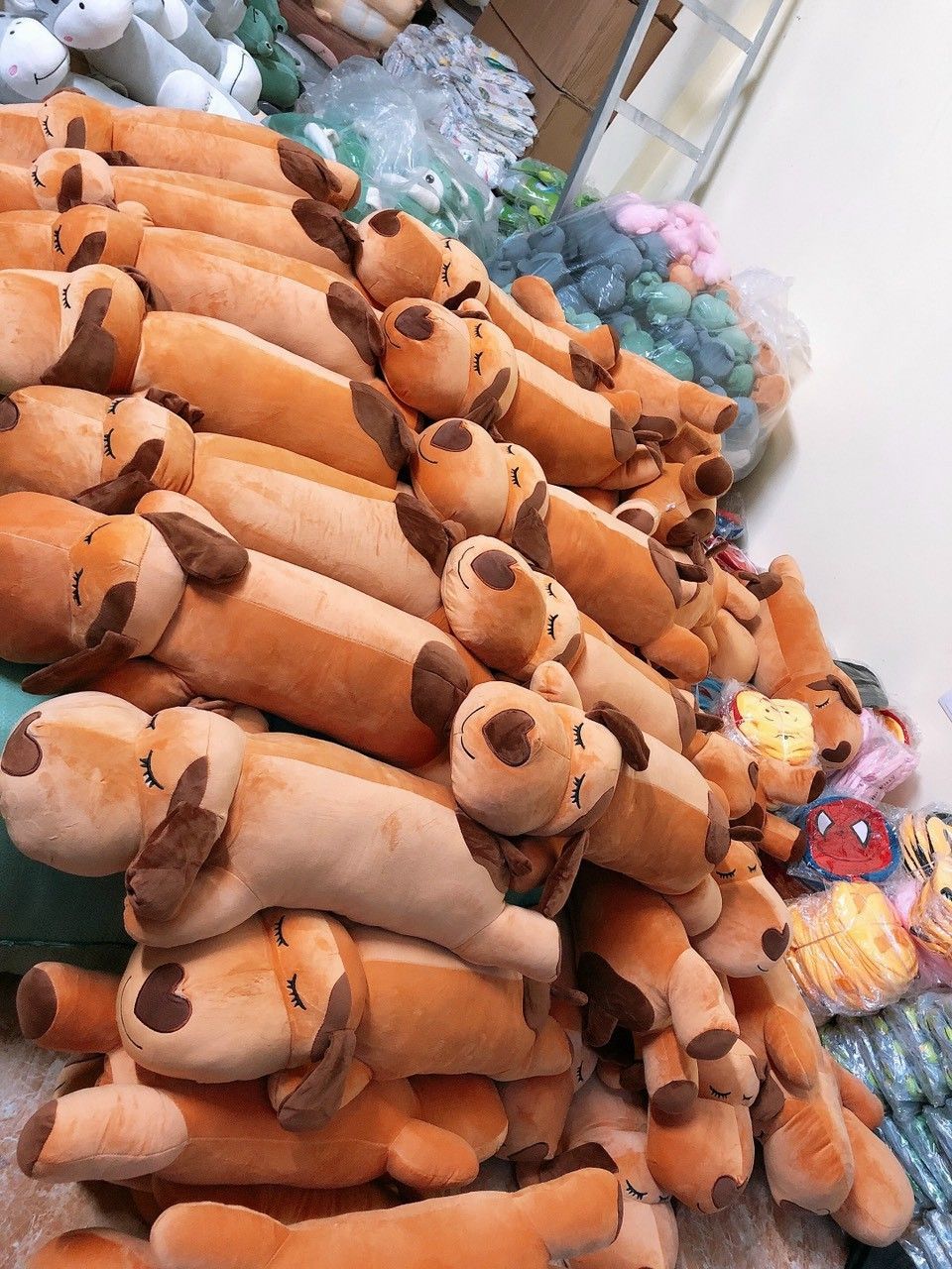 GỐI ÔM HÌNH THÚ CHÓ TAI DÀI