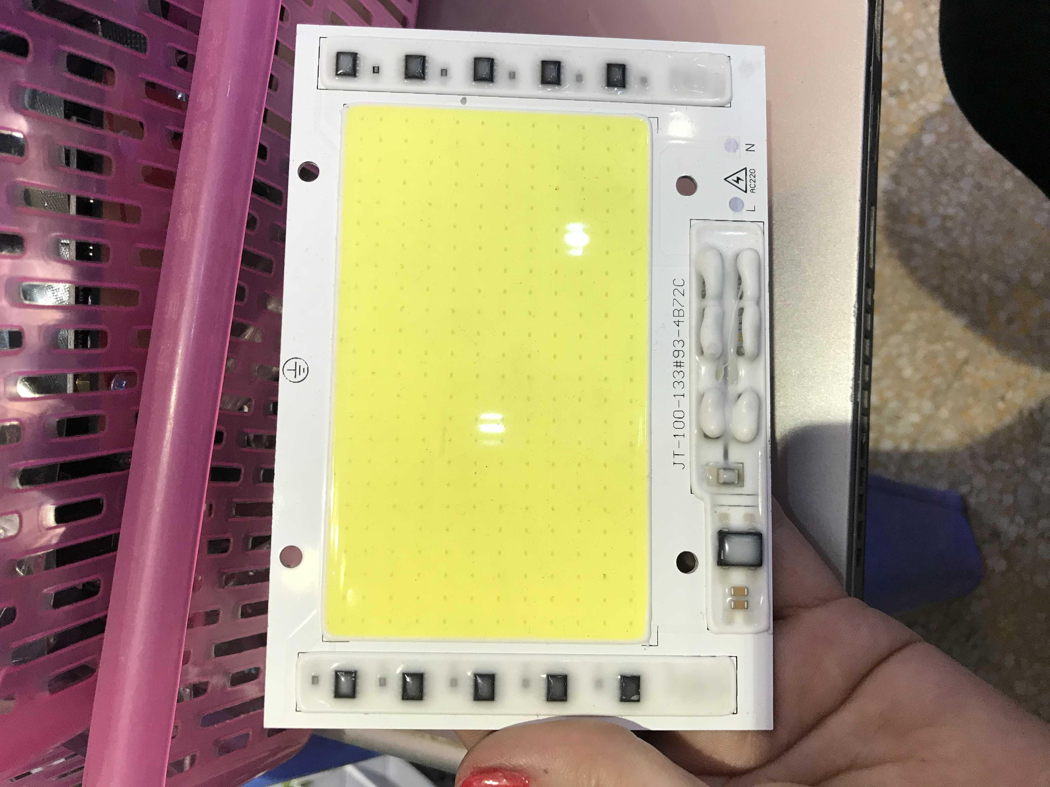 Nhân pha đèn led 100w cop điện 220v - nhan100wcop220v