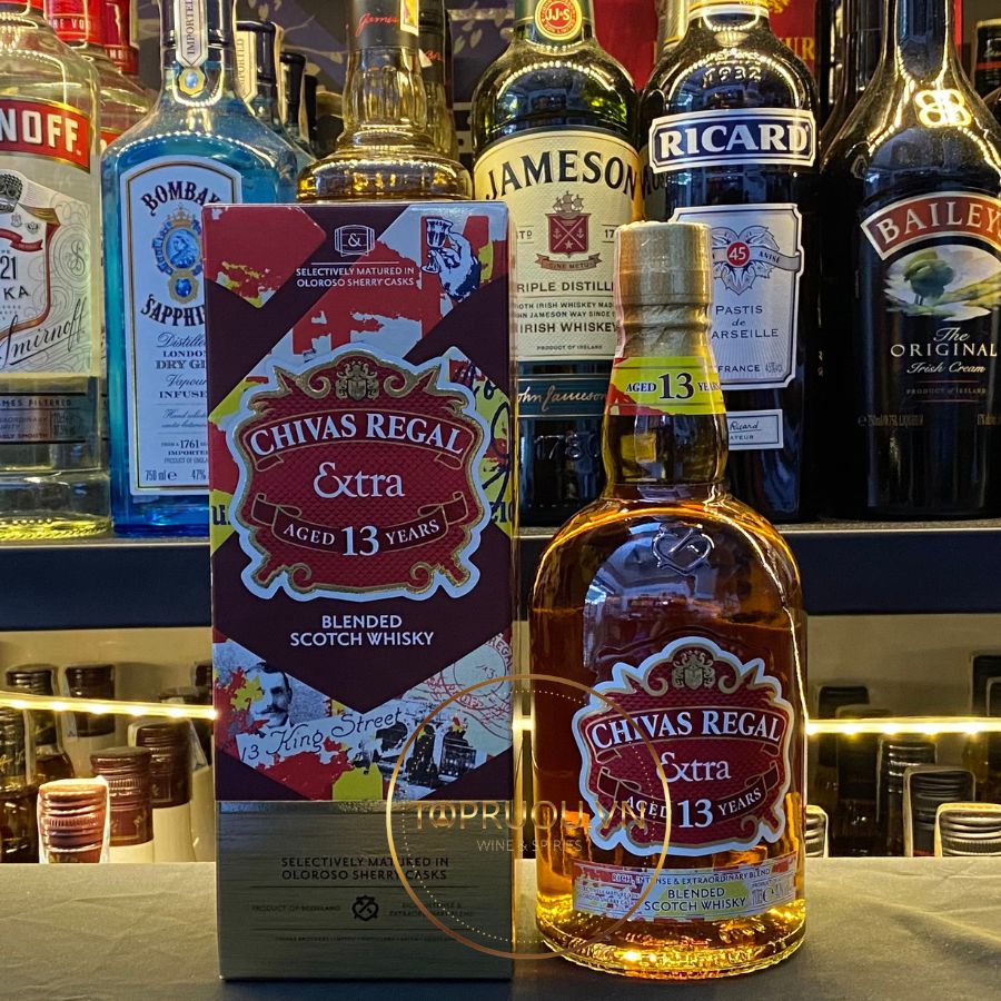 [TopRuouVietNam] Rượu Whisky Chivas  Regal 13 Đỏ - 700ml [Hàng Thật]