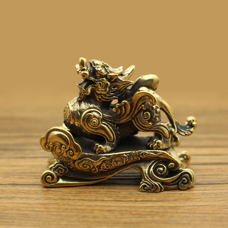Tượng Phong Thủy Hình Kỳ Lân Có Đế Đứng (Kích Thước: 4.7cm x 4.0cm)