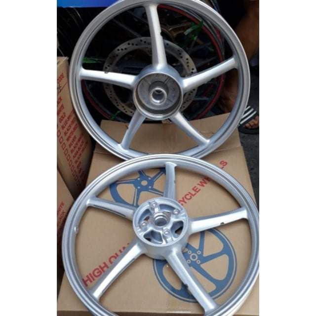 cặp mâm 5 cây , kiểu rcb đùm đen.hàng cao cấp.
