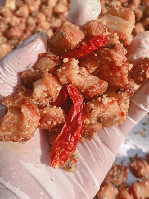 TỐP MỠ THỊT LIỀN DA HEO GIÒN SỐT MỠ HÀNH