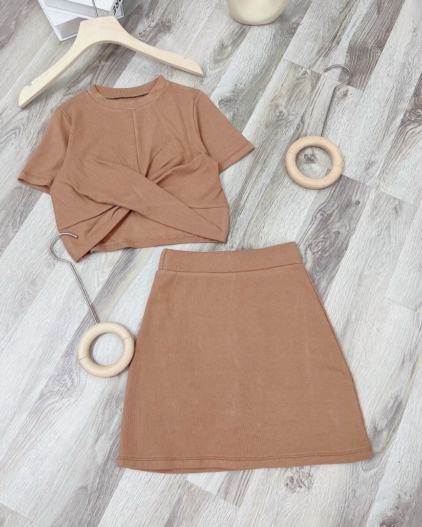 Set nâu xoắn eo sang chảnh