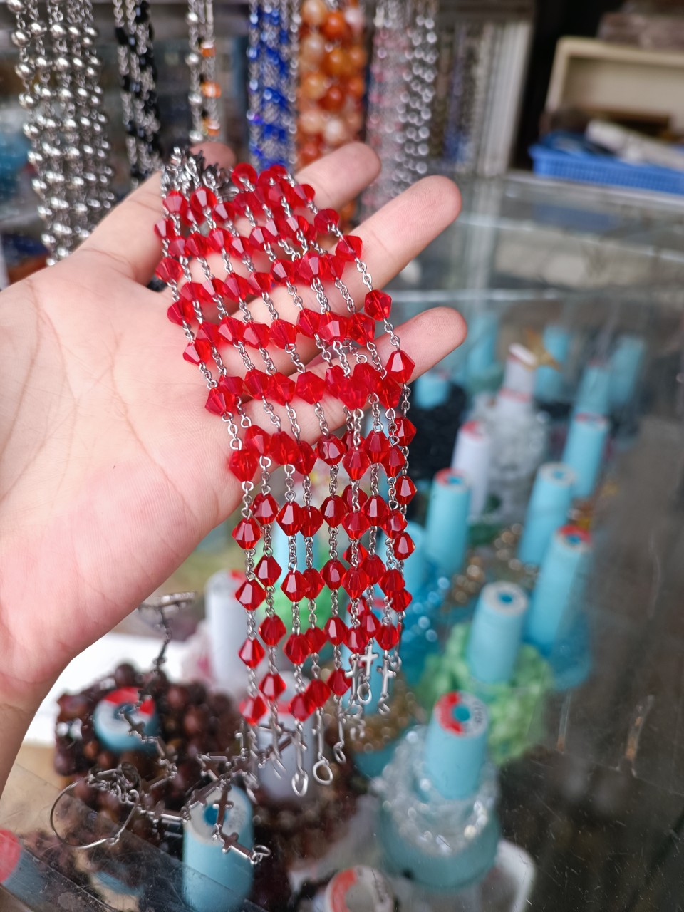 Chuỗi vòng đeo tay Mân Côi màu đỏ