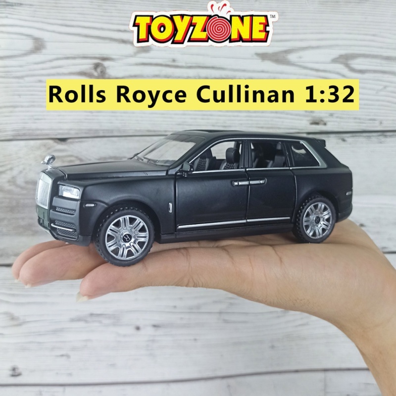 Mô hình ô tô Rolls Royce Cullinan tỉ lệ 1:32 Chezhi mở được cửa sổ trời và hàng ghế sau