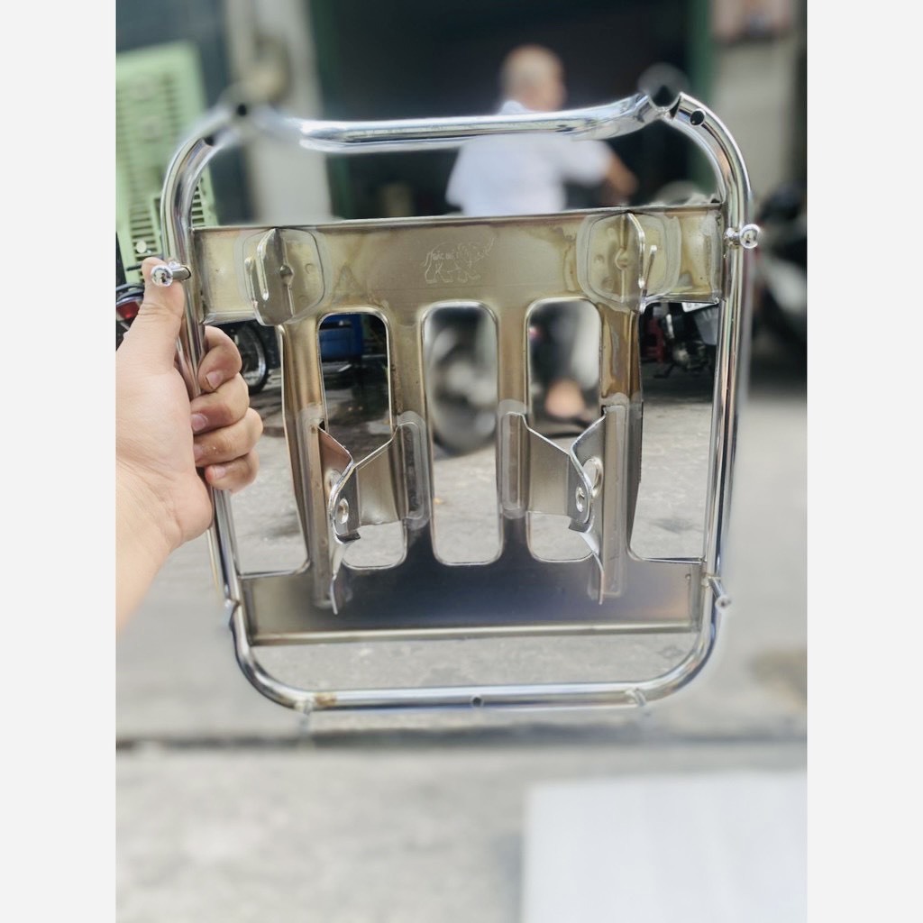 BAGA YÊN SAU XE CUB 86 SẮT XI