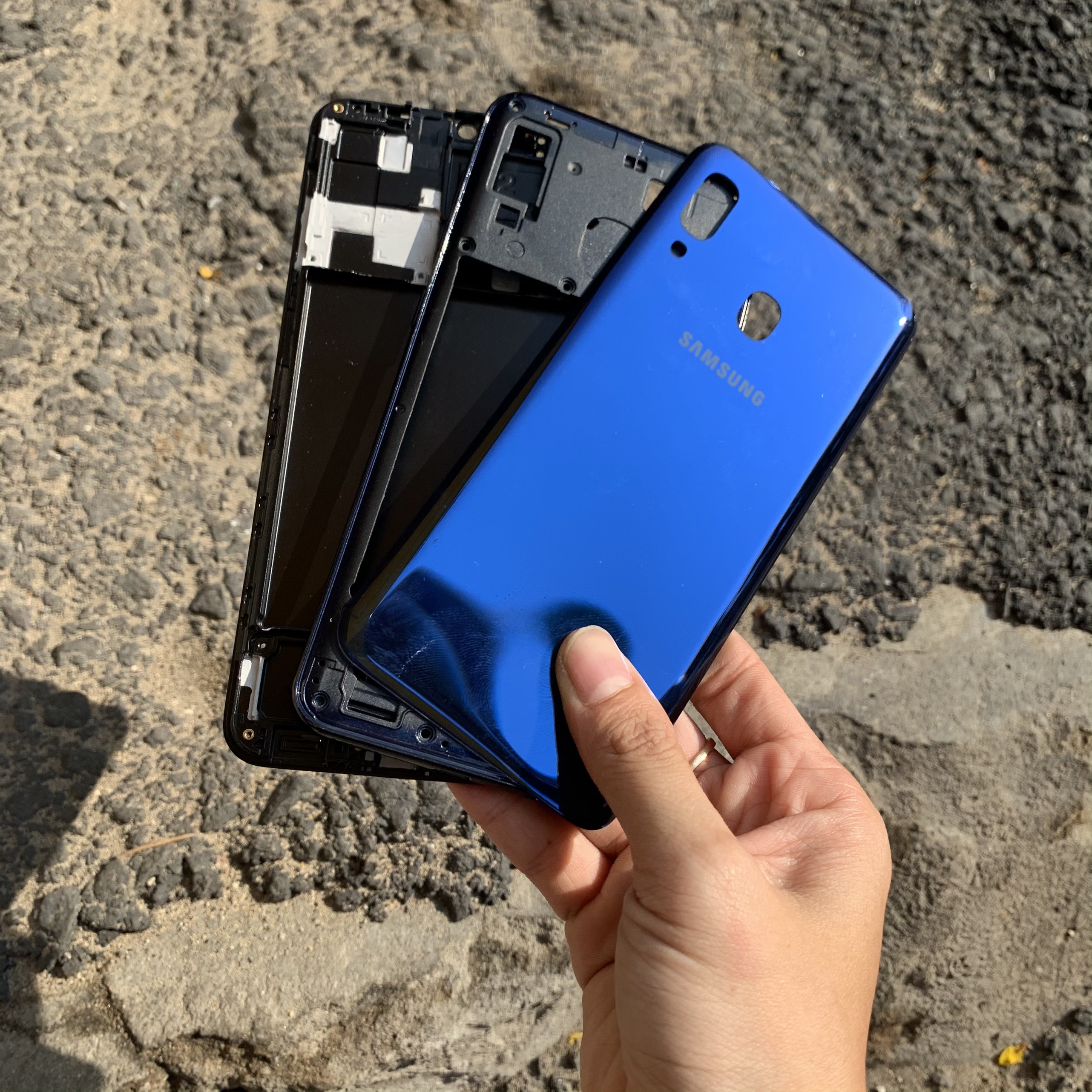 VỎ SƯỜN ĐIỆN THOẠI SAMSUNG GALAXY A20 ZIN ( Sườn , Lưng , Khai sim )