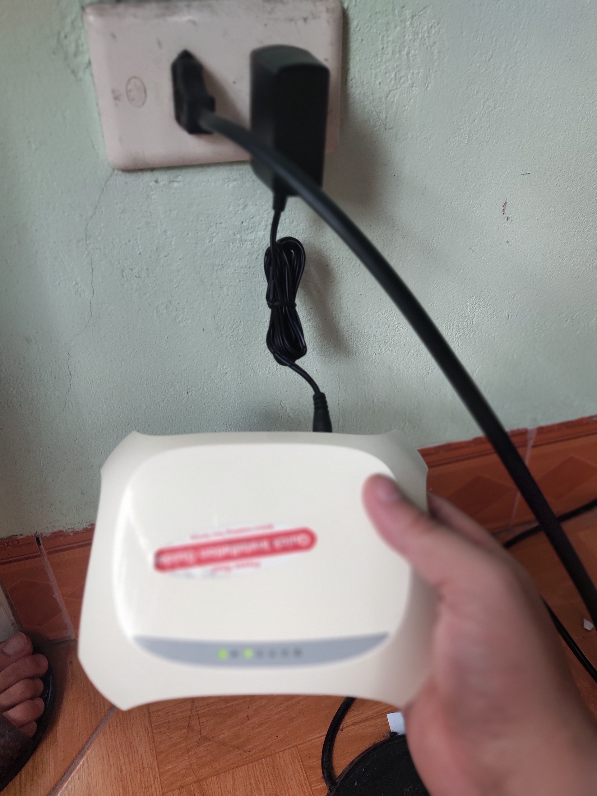 Cục phát wifi (Router + Repeater) TP-Link 720N không ăng ten