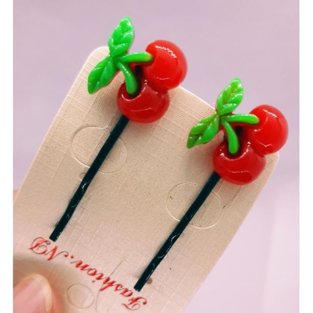 Kẹp tóc hình hoa quả màu đỏ (vỉ 2 chiếc)
