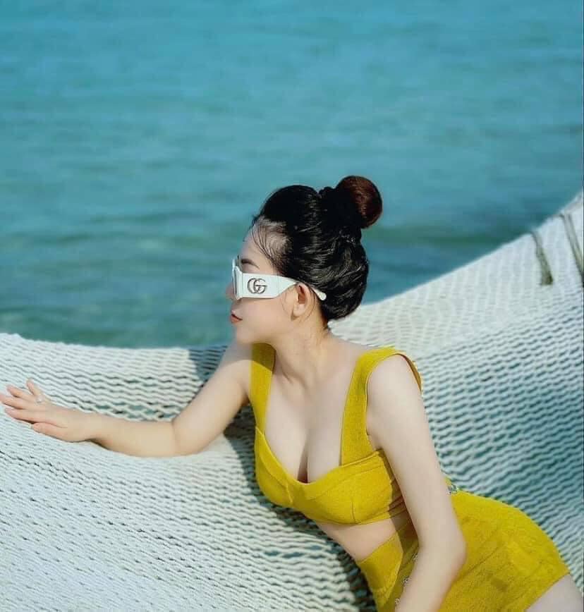 Sét bikini đi biển vàng chanh