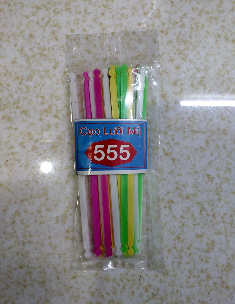 Cây cạo lưỡi nhựa 555 bịch 35 cây