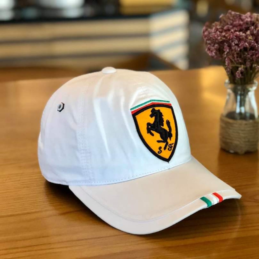 Mũ lưỡi trai tem xe ferrari cao cấp .