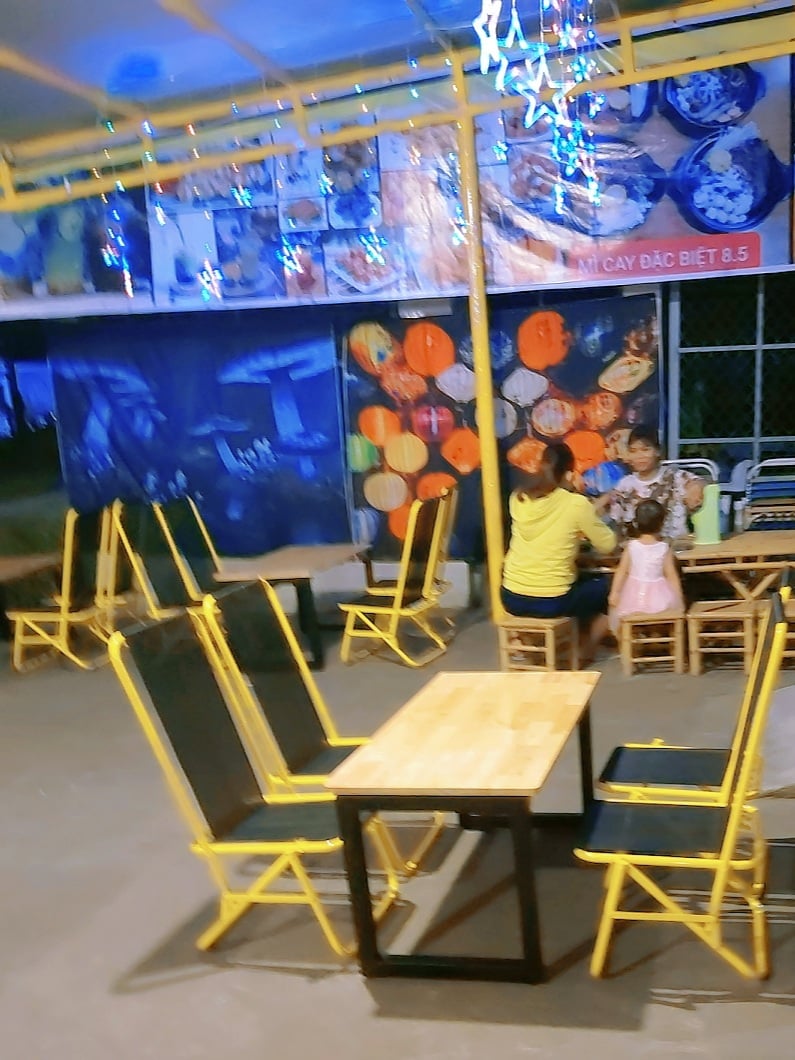 Bàn Gỗ Chân Sắt Cao 48cmChân Xếp Gọn