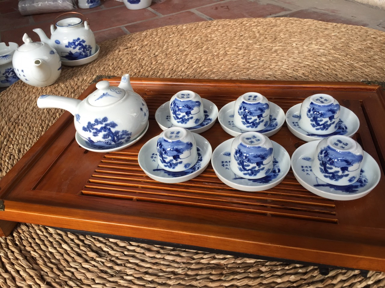 ẤM CHÉN BÁT TRÀNG MEN LAM GIẢ CỔ( KHÔNG KÈM KHAY GỖ)