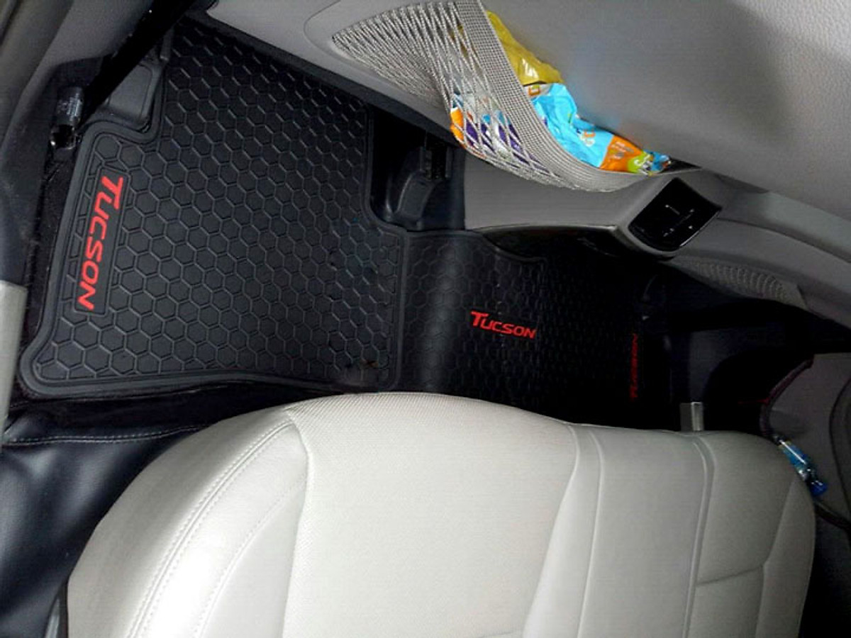 Thảm trải sàn trong xe Hyundai Tucson