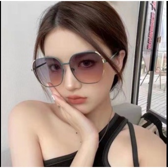 Kính mắt thời trang tráng gương