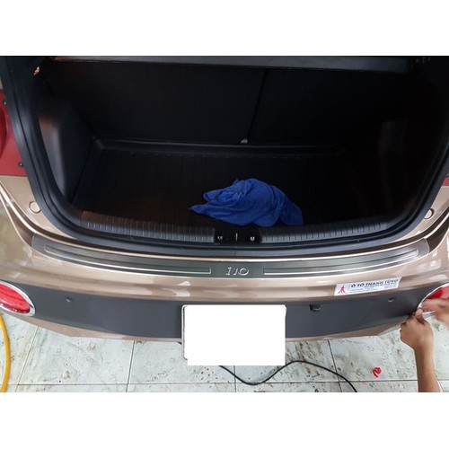 Huyndai i10: ốp viền gầm sau hatback