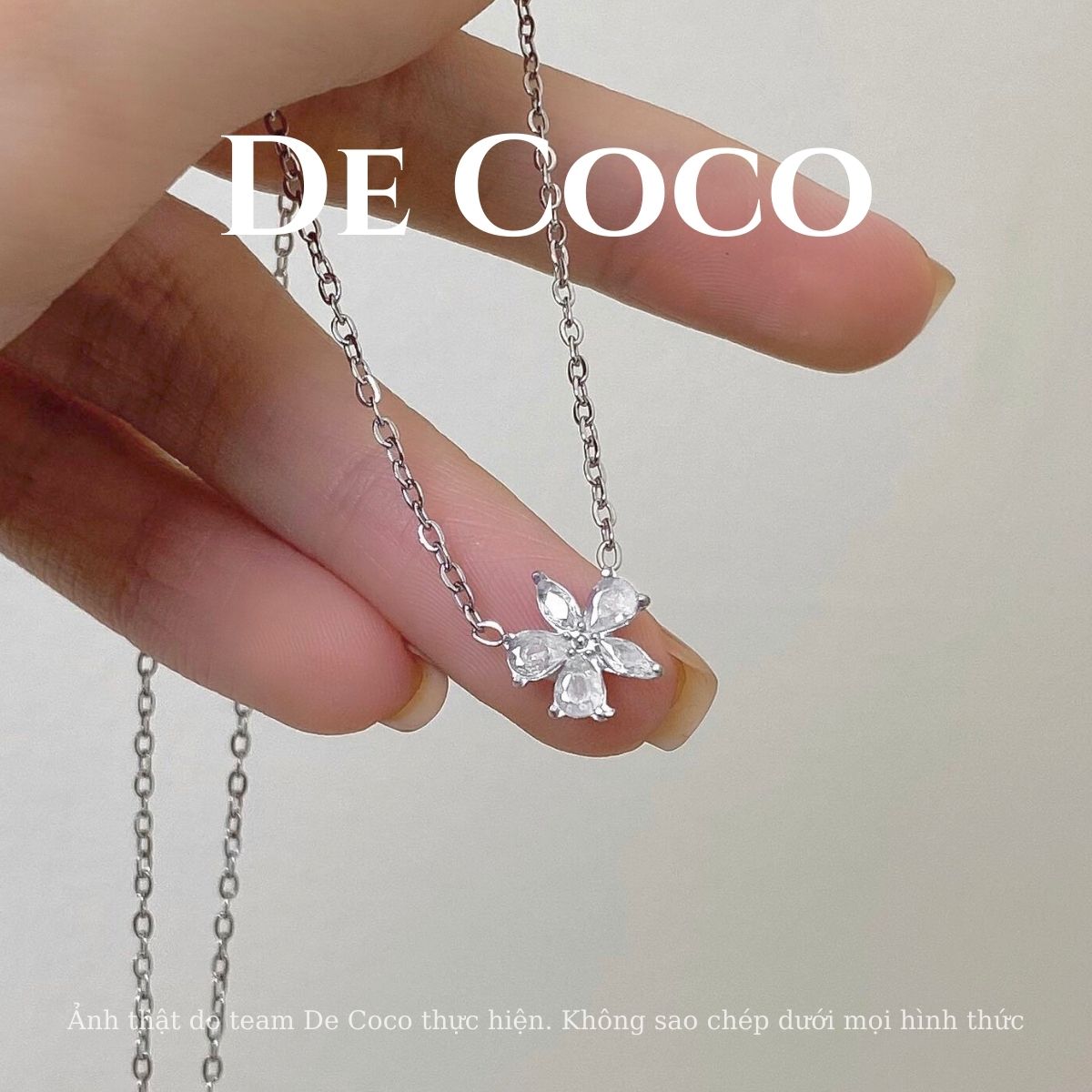 Không đen gỉ - vòng cổ, dây chuyền nữ hoa 5 cánh đính đá daisy de coco