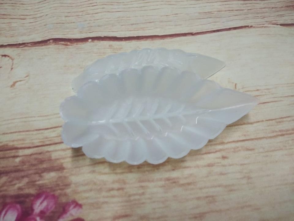 BỘ 20 KHUÔN NHỰA LÀM RAU CÂU BÁNH BÒ HÌNH CHIẾC LÁ 10 CM