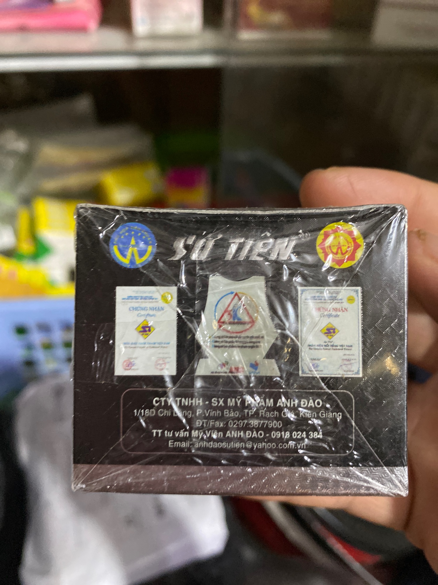 KEM SỨ TIÊN ĐEN