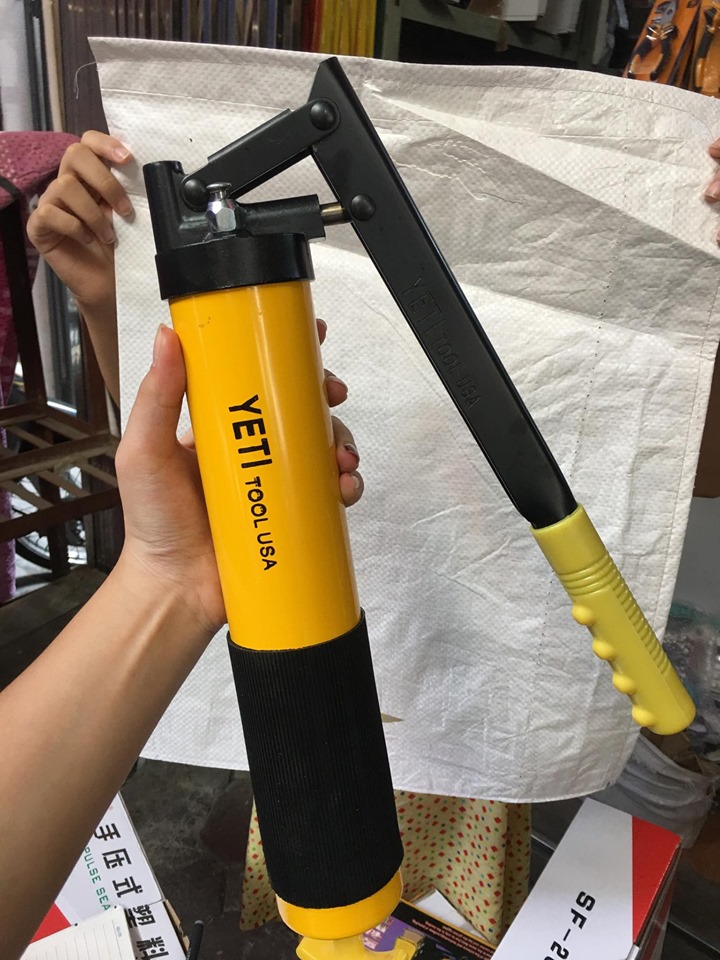 bơm mỡ 500CC